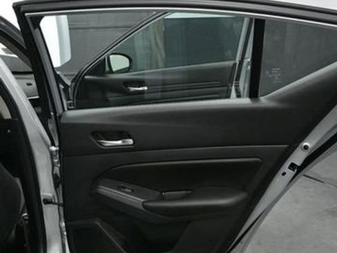 Used 2021 Nissan Altima 2.5 S FWD image 14