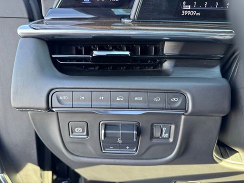 Certified 2024 Cadillac Escalade Sport Platinum w/ LPO, Floor Liner Package image 24