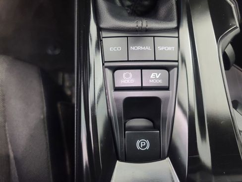 Used 2025 Toyota Camry LE image 35