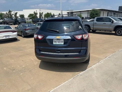 Used 2016 Chevrolet Traverse LT w/ LPO, 'HIT The Road' Package FWD image 6