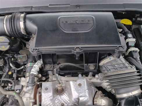 Certified 2025 Jeep Compass Latitude image 31