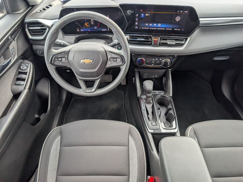 Used 2024 Chevrolet TrailBlazer LT FWD image 6