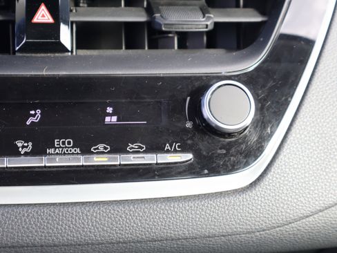 Used 2024 Toyota Corolla LE image 30