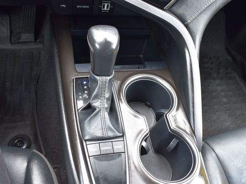 Used 2023 Toyota Camry SE image 35