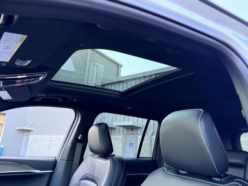 New 2025 Jeep Grand Cherokee Limited image 16