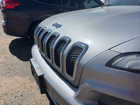 Used 2014 Jeep Cherokee Limited w/ Technology Group AWD/4WD image 7