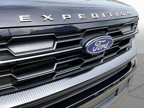 Used 2025 Ford Expedition Active RWD image 30