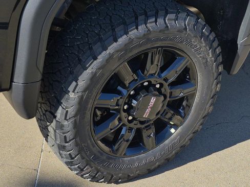 New 2026 GMC Sierra 2500 AT4 w/ AT4 Premium Plus Package image 5