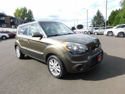 Used 2013 Kia Soul + FWD image 1