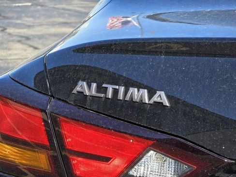 Used 2024 Nissan Altima 2.5 SV image 12