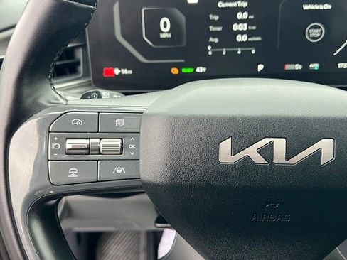 Used 2024 Kia EV9 Wind image 22