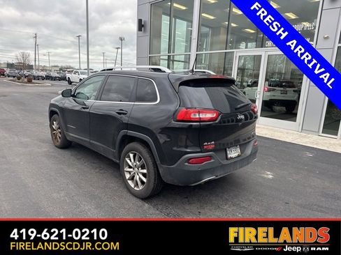Used 2018 Jeep Cherokee Limited image 9