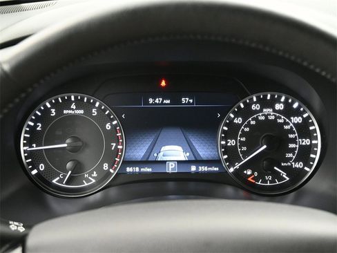 Used 2024 Nissan Armada SL w/ Captain's Chairs Package image 10