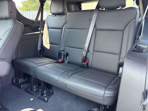 Used 2026 GMC Yukon XL Denali w/ Denali Reserve Package AWD/4WD image 9