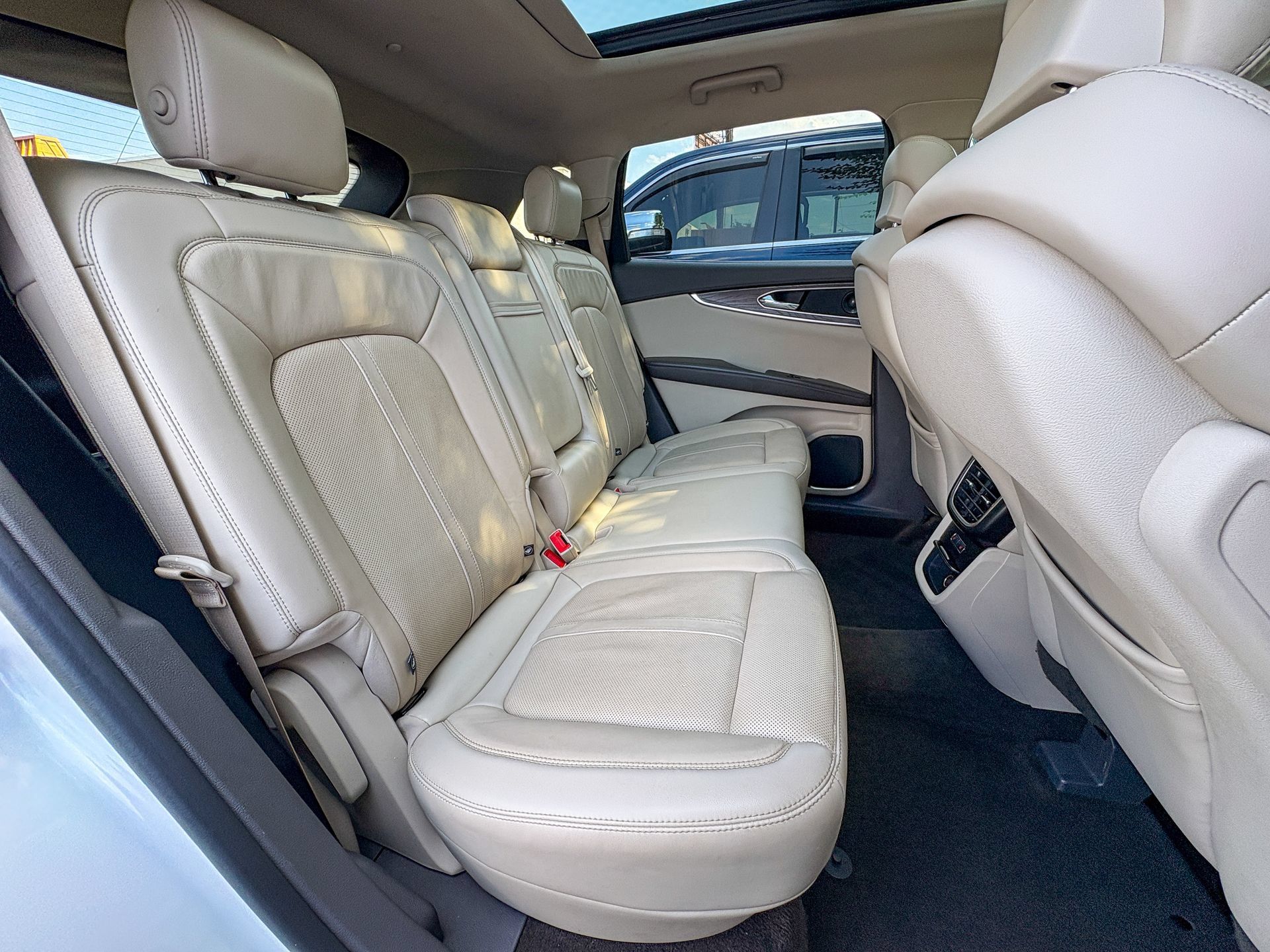 Used 2020 Lincoln Nautilus Reserve w/ Equipment Group 201A FWD image 31