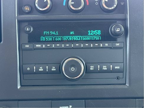 Used 2025 Chevrolet Express 3500 LT w/ LT Preferred Equipment Group RWD image 20