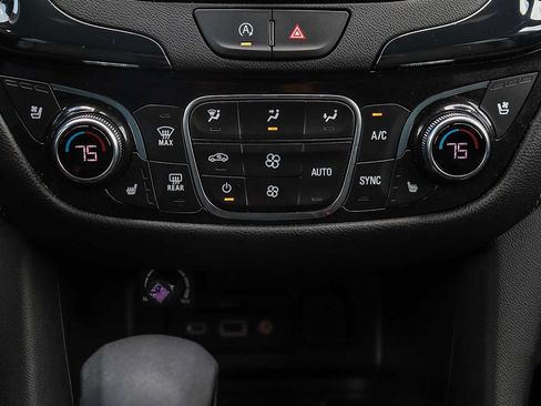 Used 2024 Chevrolet Equinox Premier FWD image 13