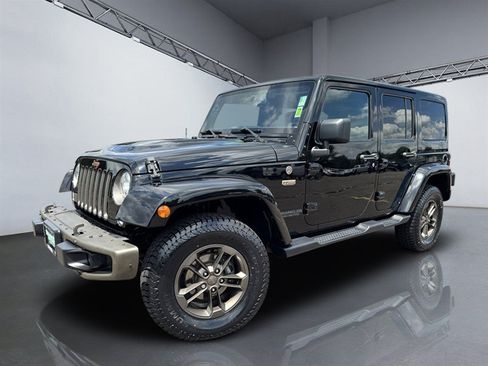Used 2017 Jeep Wrangler Unlimited Sahara AWD/4WD image 24