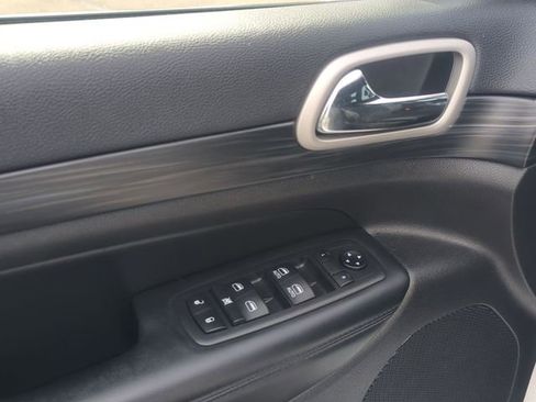 Used 2020 Jeep Grand Cherokee Altitude image 13