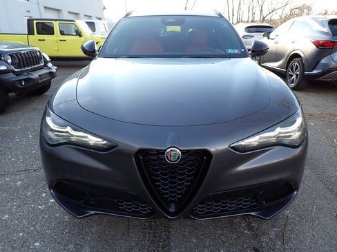 New 2025 Alfa Romeo Stelvio Sprint image 9