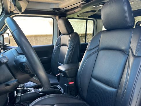 Used 2018 Jeep Wrangler Unlimited Sport S AWD/4WD image 5