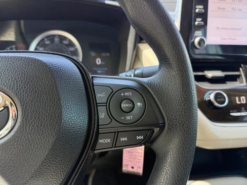 Used 2020 Toyota Corolla LE FWD image 24