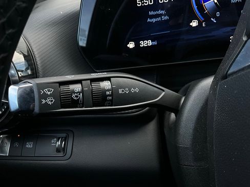 Used 2025 Chevrolet Equinox LT image 33