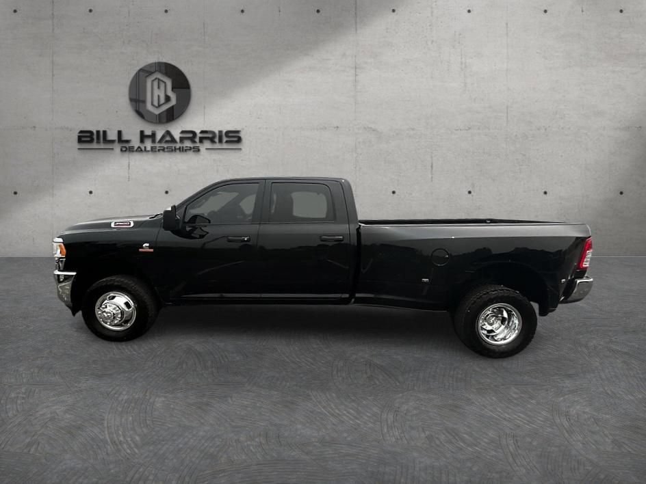 Used 2024 RAM 3500 Tradesman w/ Chrome Appearance Group AWD/4WD image 9