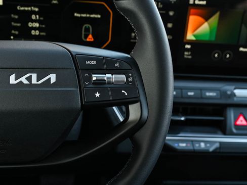 New 2025 Kia K4 EX image 19