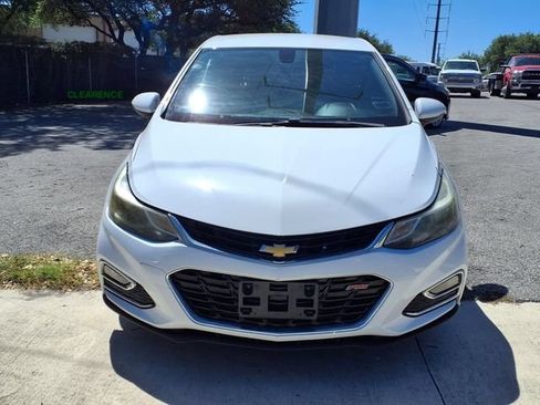 Used 2017 Chevrolet Cruze LT w/ Convenience Package FWD image 2