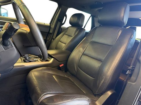 Used 2015 Ford Explorer XLT w/ Equipment Group 202B FWD image 24