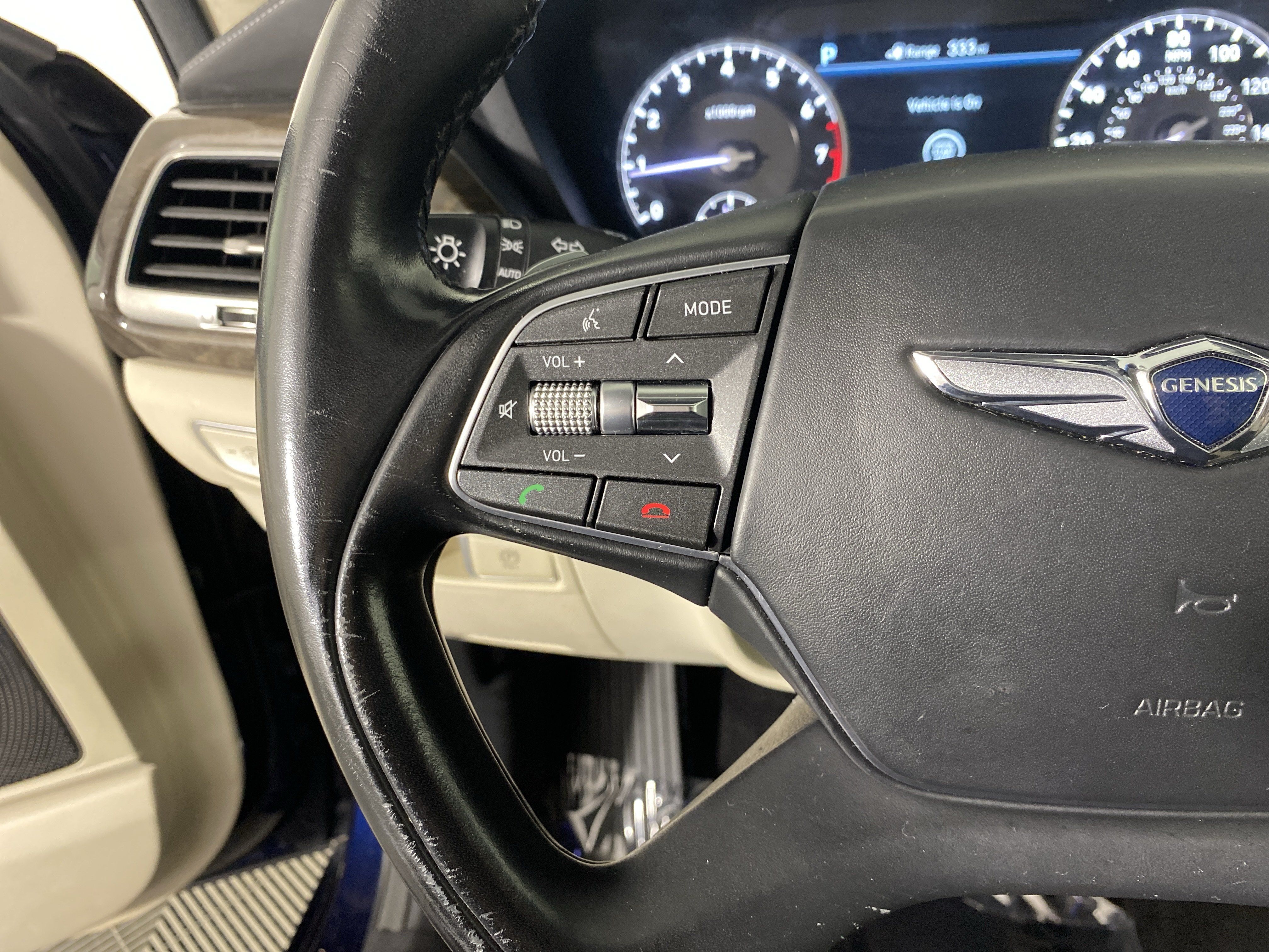 Used 2018 Genesis G90 5.0 Ultimate RWD image 38
