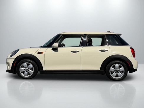 Used 2018 MINI Cooper 4-Door Hardtop FWD image 2