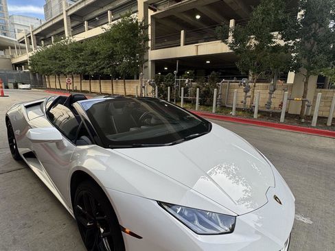 Used 2017 Lamborghini Huracan LP 580-2 image 11