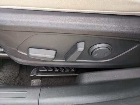 Certified 2022 Hyundai Tucson Limited w/ Cargo Package FWD image 18