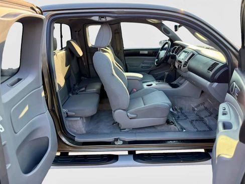 Used 2010 Toyota Tacoma 4x4 Access Cab V6 image 11