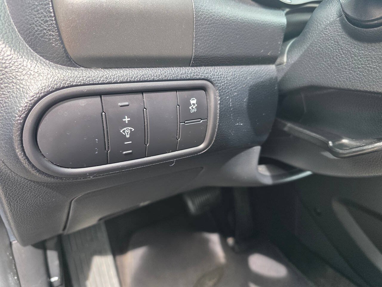 Used 2017 Kia Forte LX FWD image 14