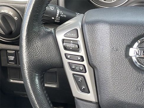 Used 2021 Nissan Titan SV w/ SV Convenience Package image 13