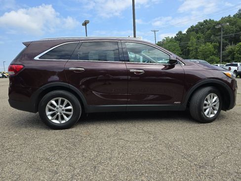 Used 2017 Kia Sorento AWD w/ LX Convenience Package image 19