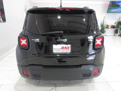 Used 2020 Jeep Renegade Latitude FWD image 5