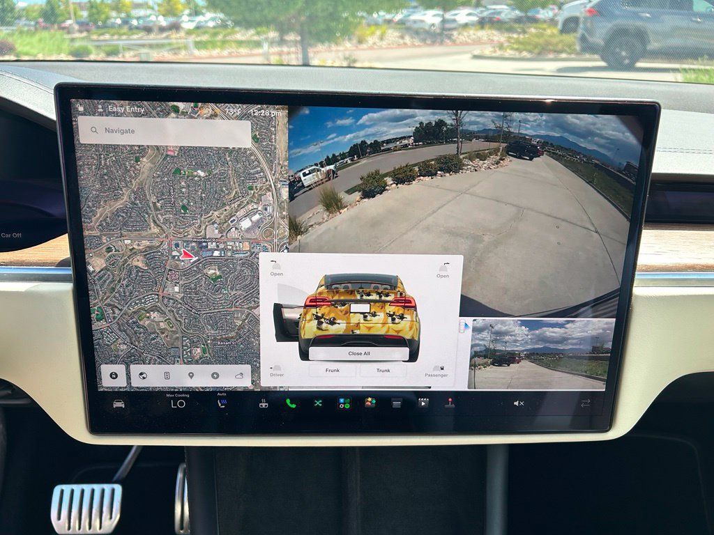 Used 2022 Tesla Model X AWD/4WD image 17