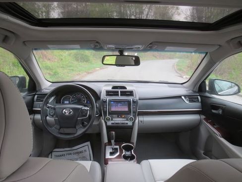 Used 2013 Toyota Camry XLE FWD image 8