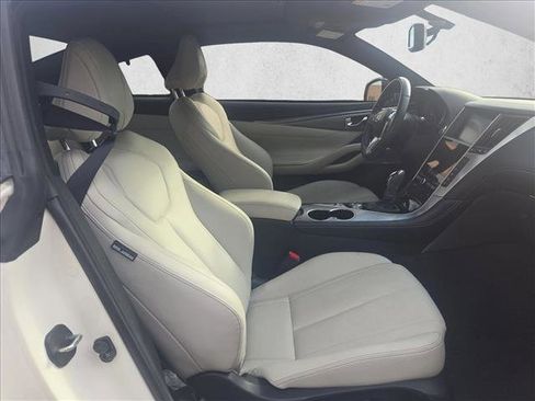 Used 2017 INFINITI Q60 2.0t w/ Premium Plus Package 2.0T image 20