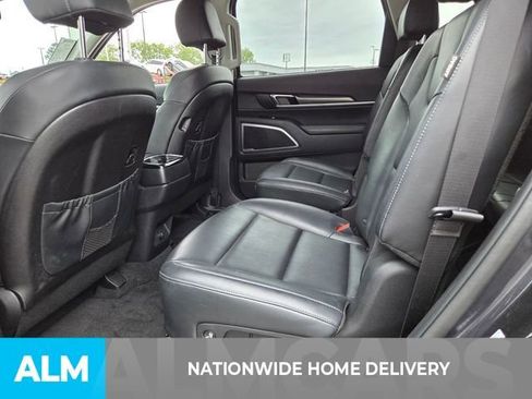 Used 2025 Kia Telluride S AWD/4WD image 4