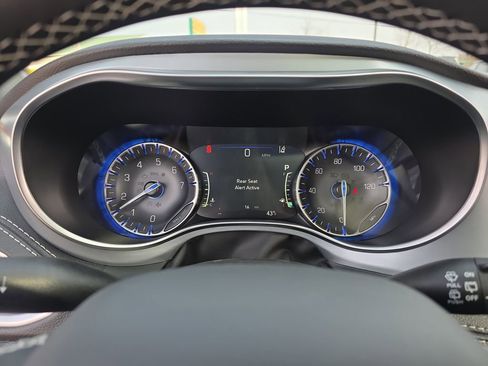 New 2026 Chrysler Pacifica Limited image 21