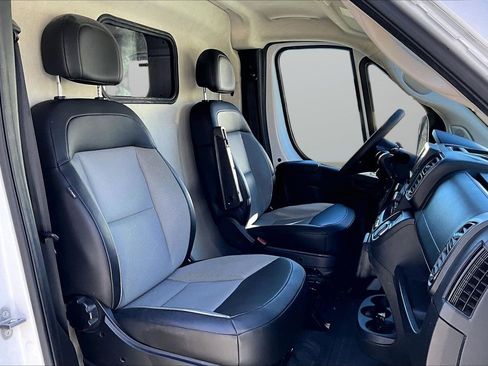 Used 2024 RAM ProMaster 2500 w/ Convenience Group image 21