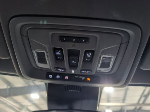 Used 2024 GMC Sierra 1500 Elevation w/ Elevation Premium Package AWD/4WD image 12