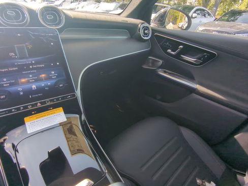 New 2025 Mercedes-Benz GLC 350e 4MATIC image 4