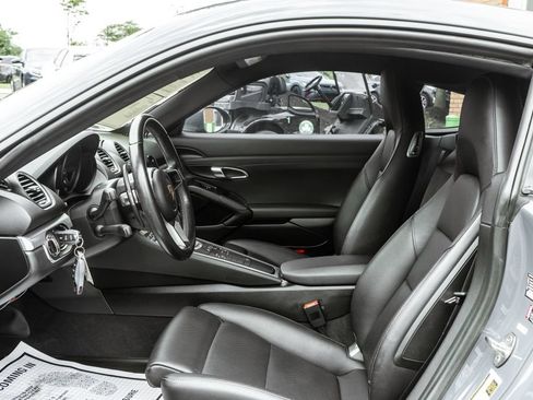 Used 2018 Porsche 718 Cayman RWD image 21