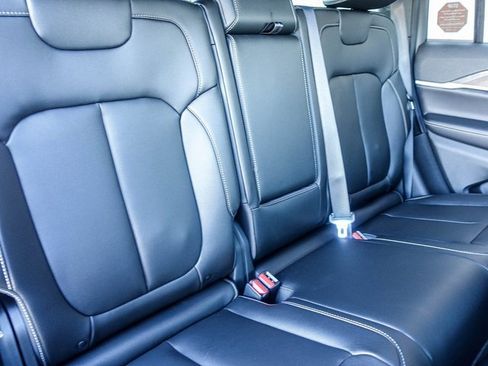 New 2025 Jeep Grand Cherokee Limited image 30